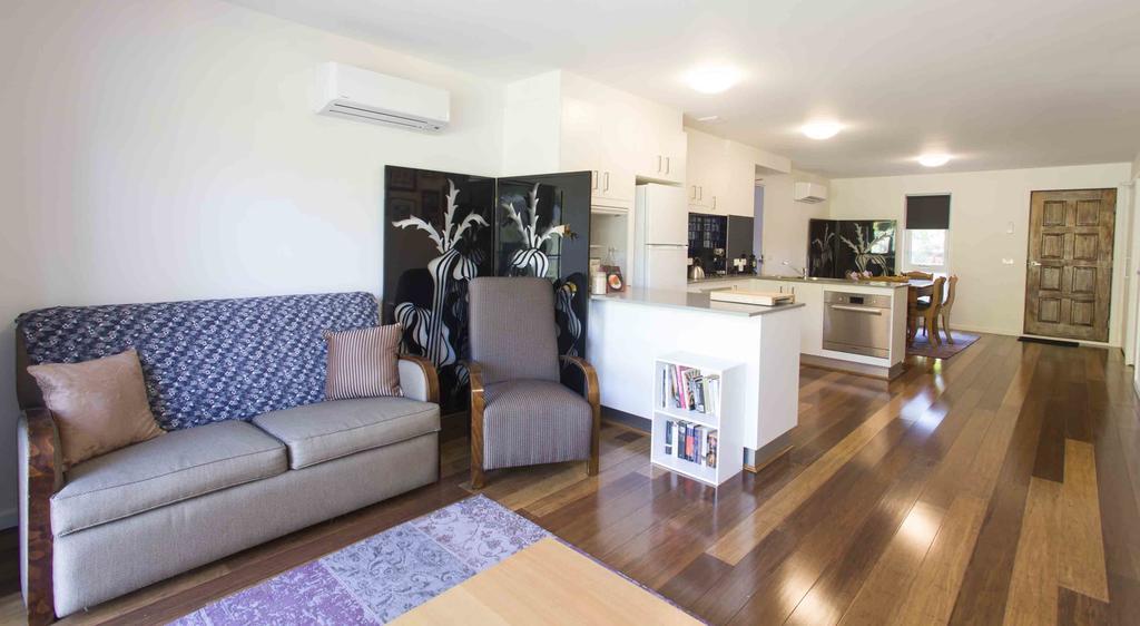 One Of A Kind Apartments Canberra Esterno foto