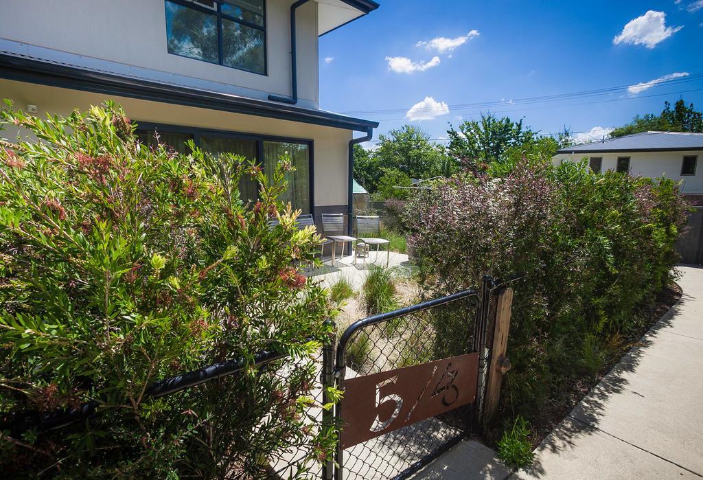 One Of A Kind Apartments Canberra Esterno foto