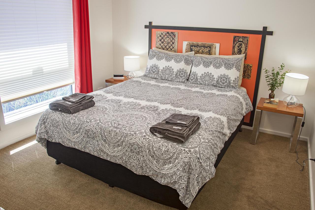One Of A Kind Apartments Canberra Esterno foto